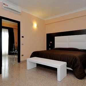 Hotel Euro House Suites